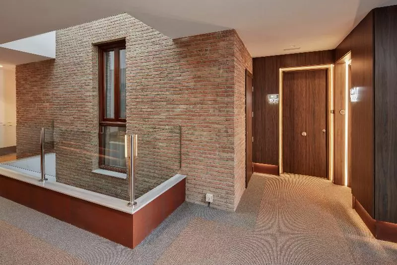 Sercotel Granada Suites