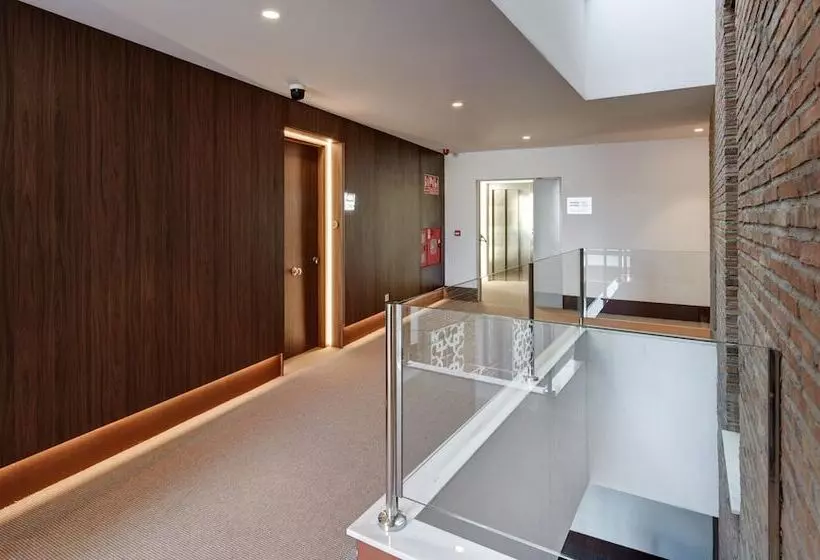 Sercotel Granada Suites