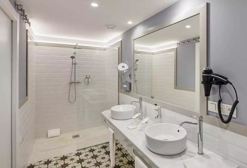 Sercotel Granada Suites