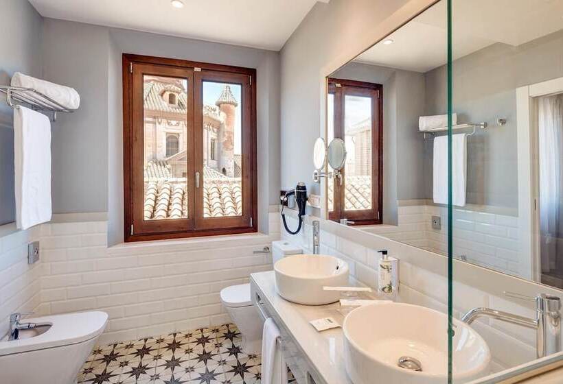 Sercotel Granada Suites