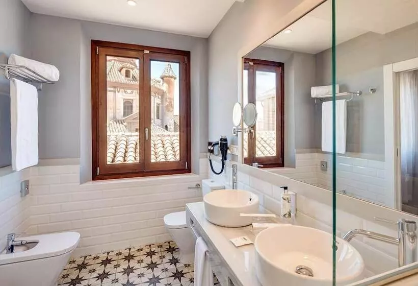 Sercotel Granada Suites