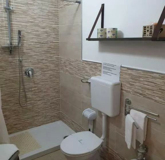 Villa Marta A Due Passi Dalla Clinica Ortopedica Rizzoli E Da Villa Santa Teresa