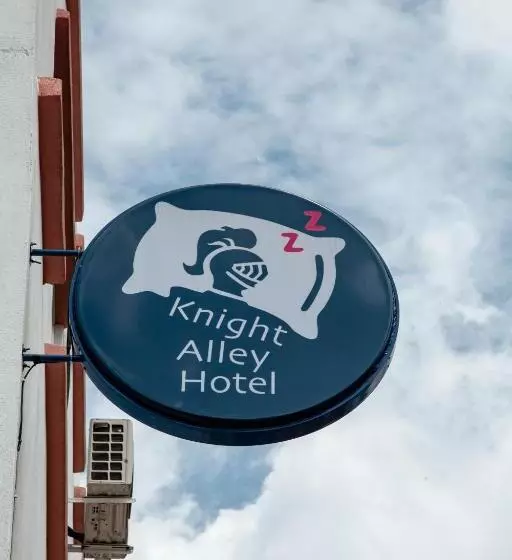 ベッドアンドブレックファースト Knight Alley