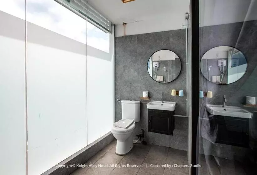 ベッドアンドブレックファースト Knight Alley