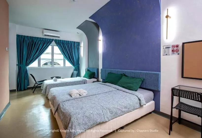 ベッドアンドブレックファースト Knight Alley