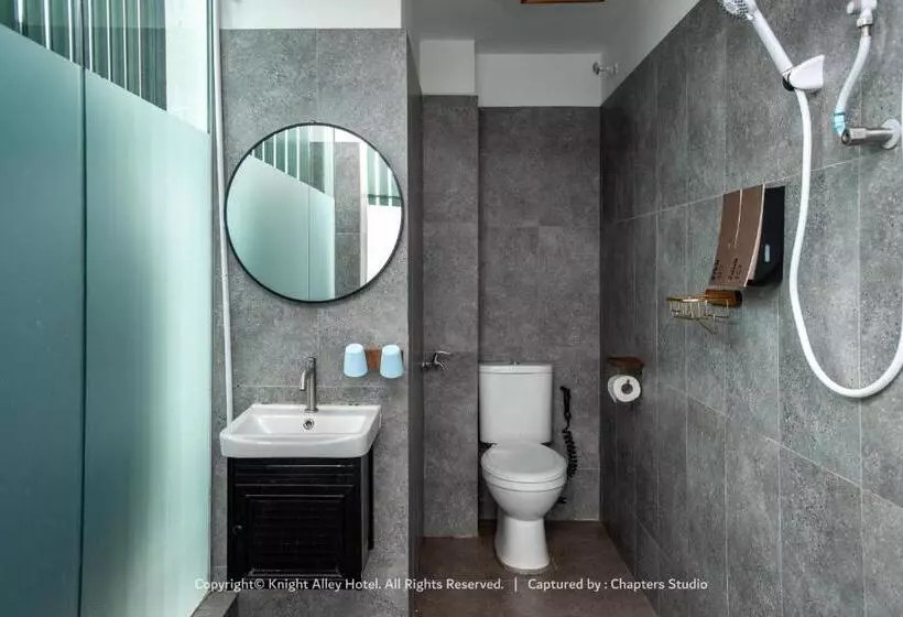 ベッドアンドブレックファースト Knight Alley