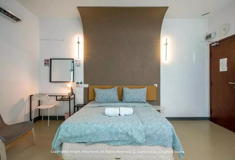 ベッドアンドブレックファースト Knight Alley