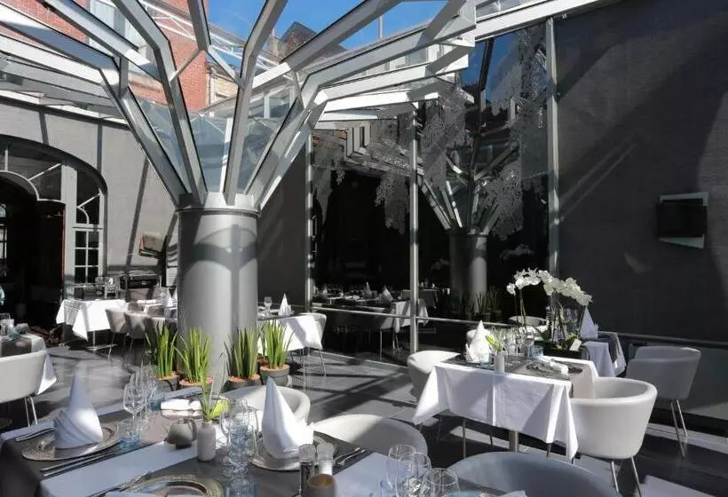 Hotelli Boutique Hôtel, La Cour De La Reine, Rooftop & Bistronomique Restaurant