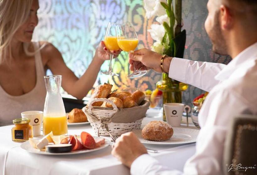 酒店 Boutique Hôtel, La Cour De La Reine, Rooftop & Bistronomique Restaurant