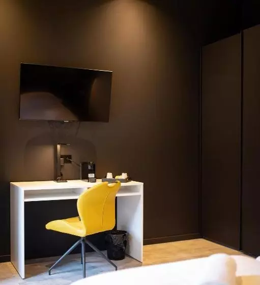 Hotelli Boutique Hôtel, La Cour De La Reine, Rooftop & Bistronomique Restaurant