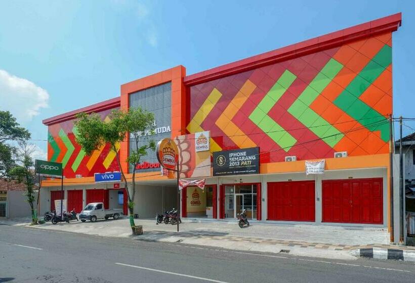 Hotel Reddoorz Plus @ Jl Pemuda Pati