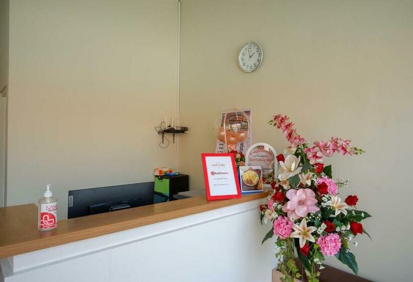 Hotel Reddoorz Plus @ Jl Pemuda Pati