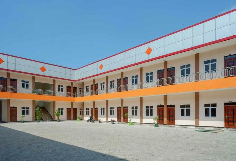 Hotel Reddoorz Plus @ Jl Pemuda Pati