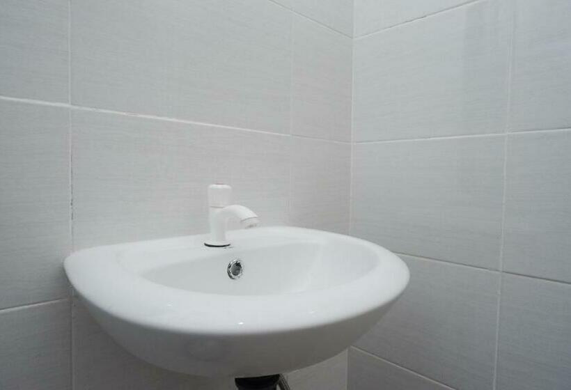 Hotel Reddoorz Plus @ Jl Pemuda Pati