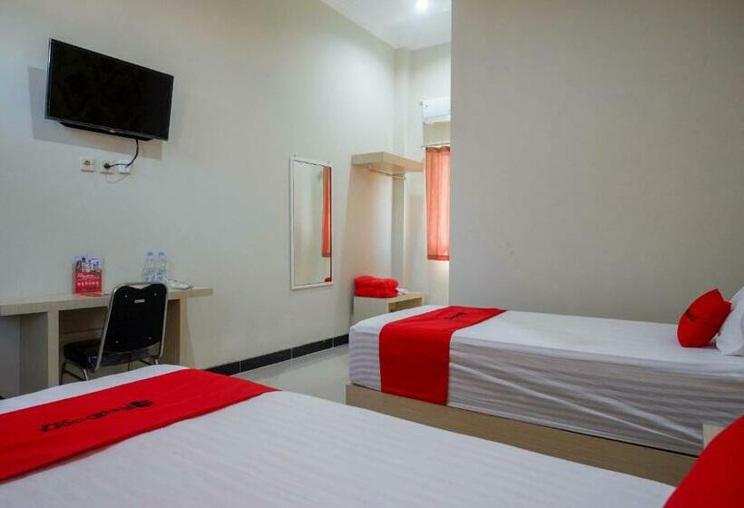 Hotel Reddoorz Plus @ Jl Pemuda Pati