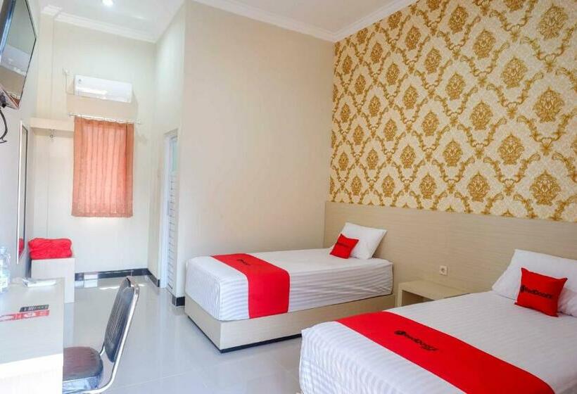 Hotel Reddoorz Plus @ Jl Pemuda Pati