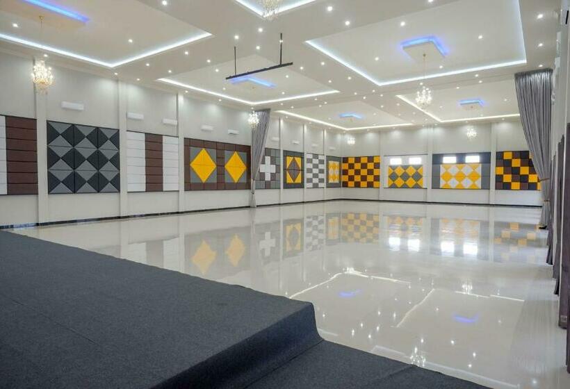 Hotel Reddoorz Plus @ Jl Pemuda Pati