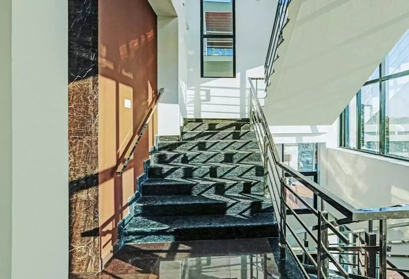 ホテル Treebo Sans Sarav Kushalnagar