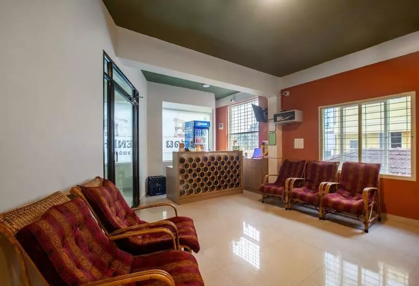 ホテル Treebo Sans Sarav Kushalnagar