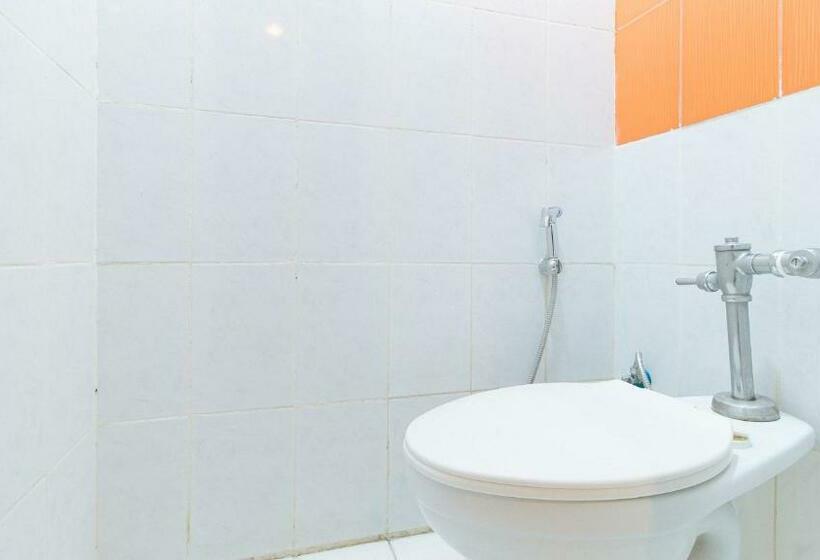 Reddoorz Hostel @ Molino Beach Resort