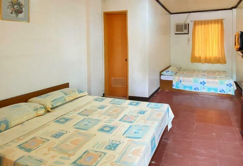Reddoorz Hostel @ Molino Beach Resort