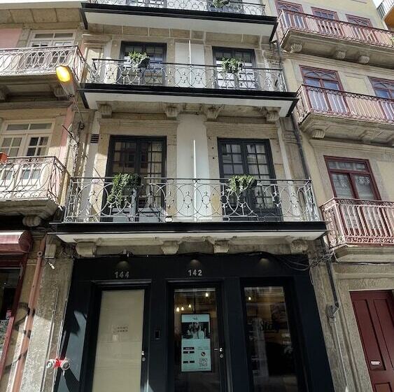 هتل Mystay Porto São Bento