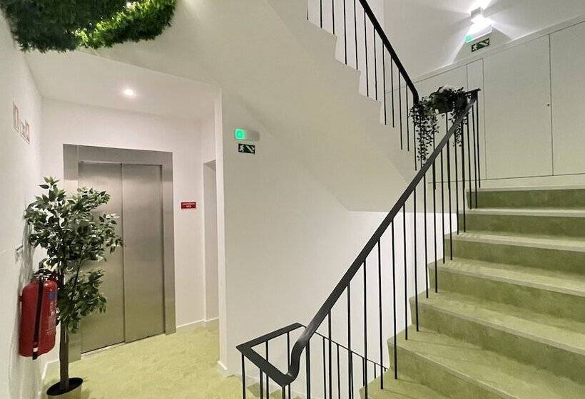 هتل Mystay Porto São Bento