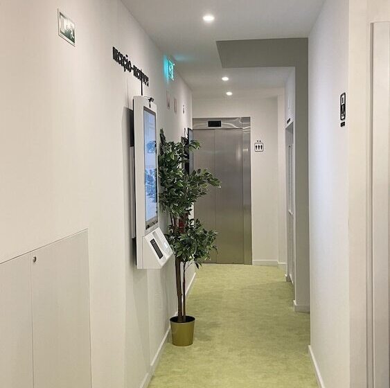 هتل Mystay Porto São Bento