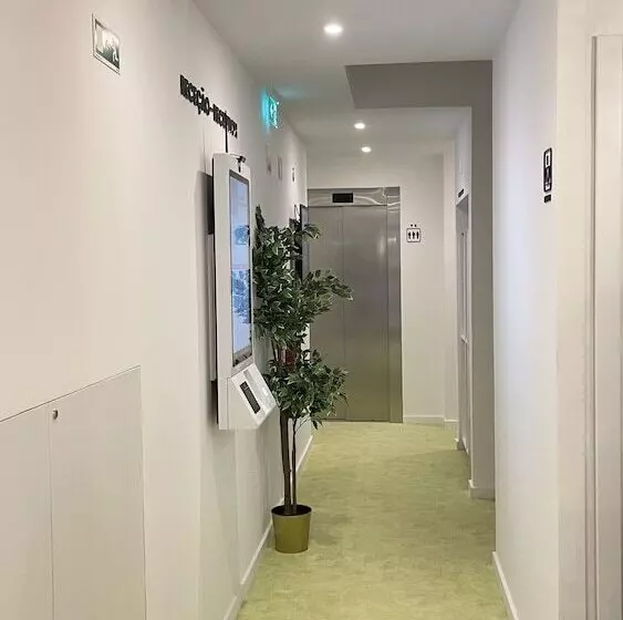 هتل Mystay Porto São Bento