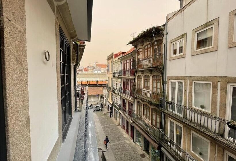 هتل Mystay Porto São Bento