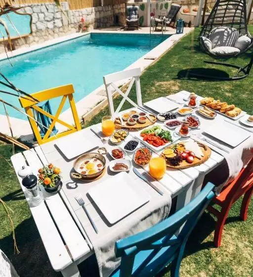 Londi̇a Otel
