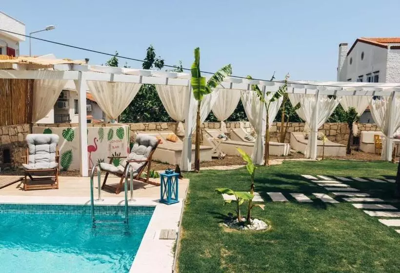 Londi̇a Otel