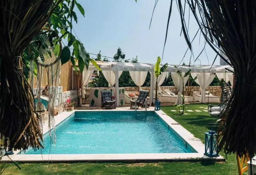 Londi̇a Otel