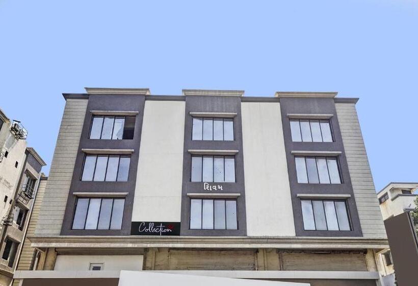 בית מלון כפרי Collection O Laxmi Kuber