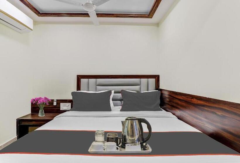 בית מלון כפרי Collection O Laxmi Kuber