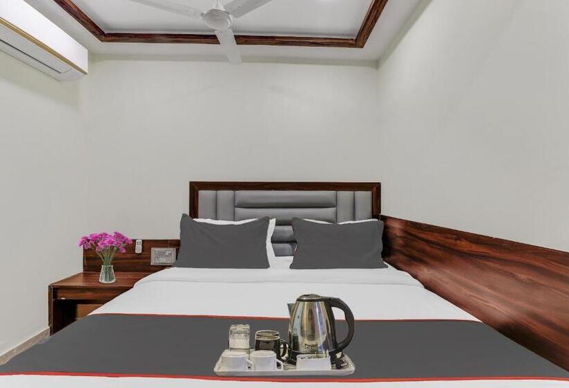 בית מלון כפרי Collection O Laxmi Kuber