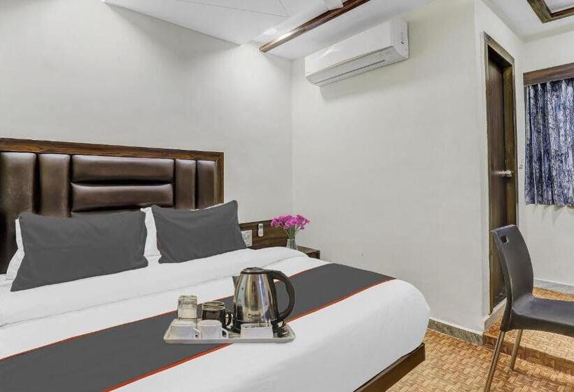 בית מלון כפרי Collection O Laxmi Kuber