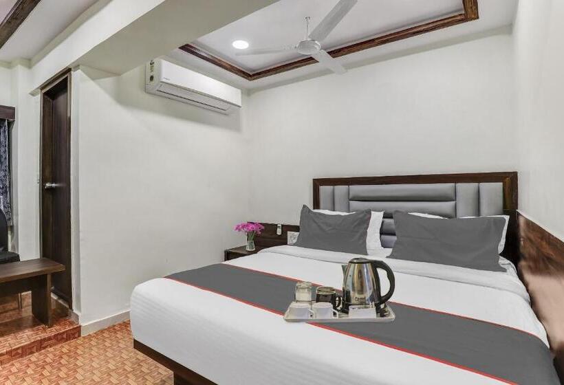 בית מלון כפרי Collection O Laxmi Kuber