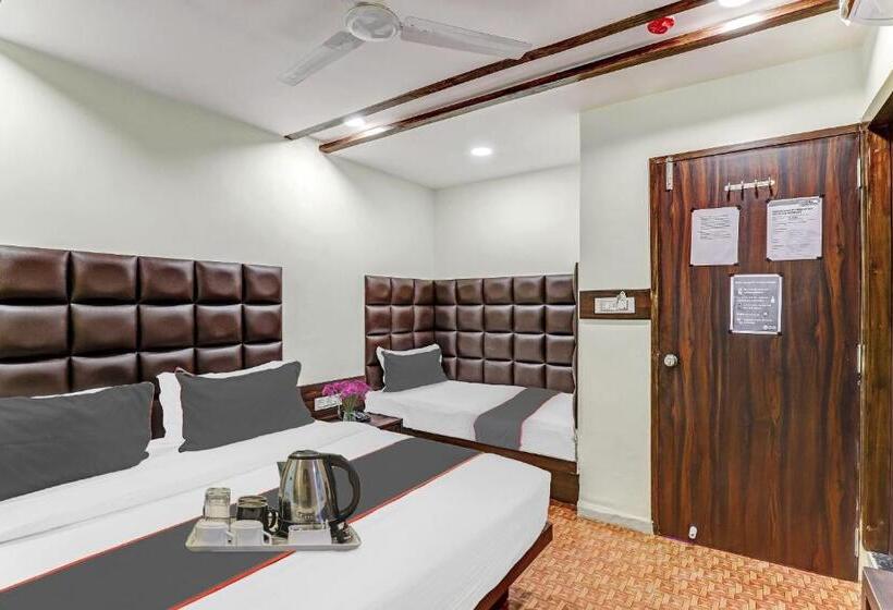 בית מלון כפרי Collection O Laxmi Kuber