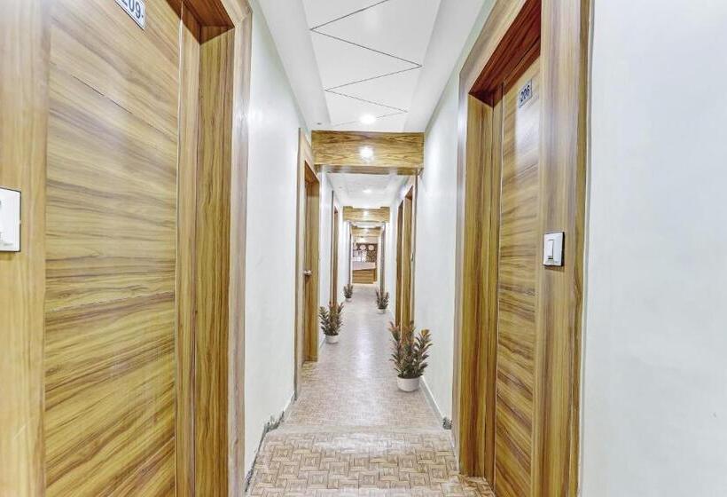 בית מלון כפרי Collection O Laxmi Kuber