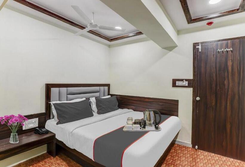 בית מלון כפרי Collection O Laxmi Kuber