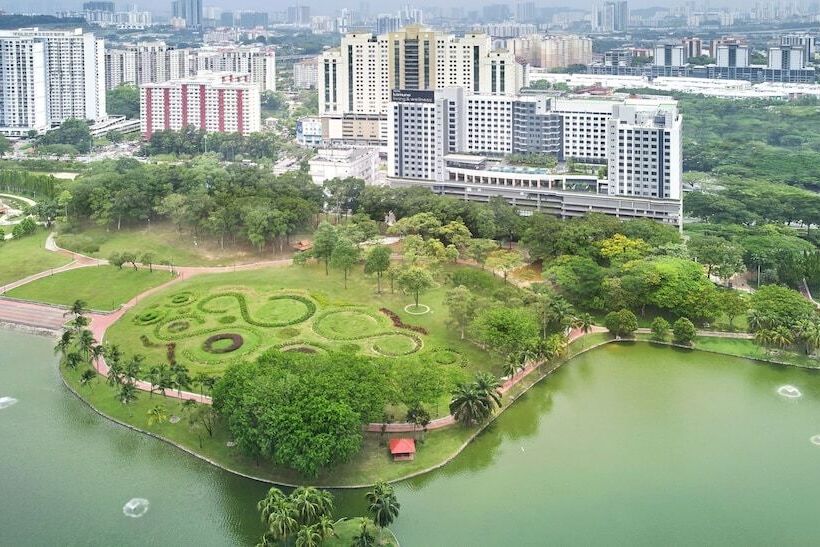 Hotel Komune Living & Wellness In The Park