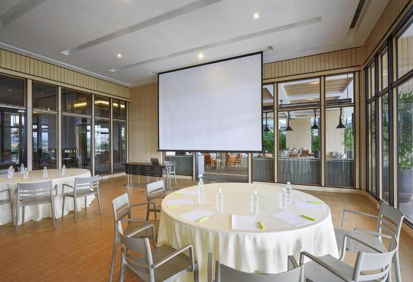 Hotel Komune Living & Wellness In The Park