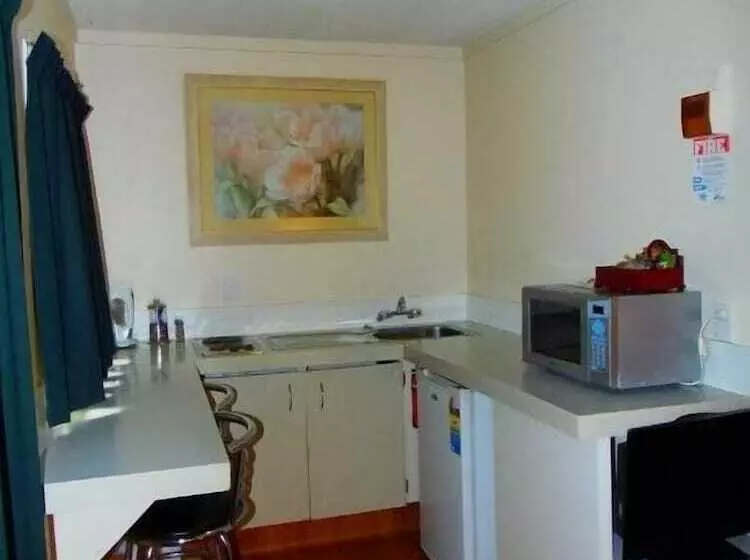 Asure Kapiti Court Motel