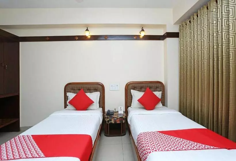 Hotel Amrit Regency