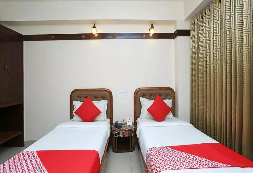 Hotel Amrit Regency
