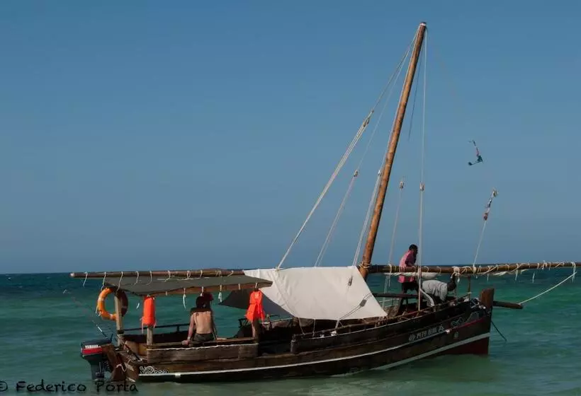 Hotelli Angel's Bay Resort