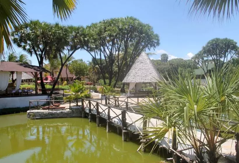 Hotelli Angel's Bay Resort