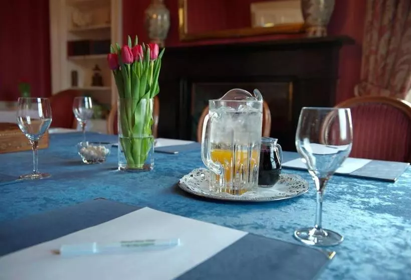 هتل Garvock House