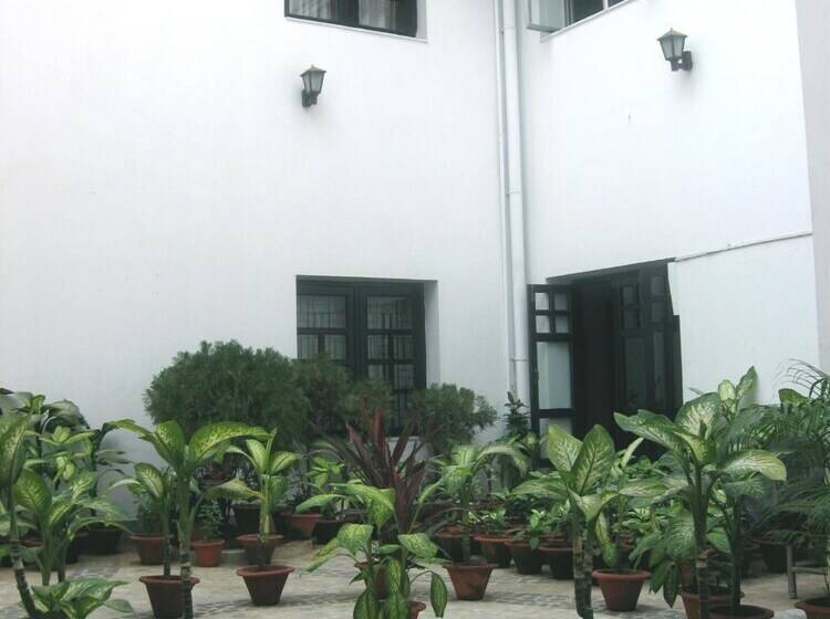 בית מלון כפרי Grand Central